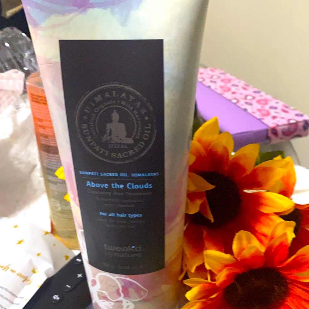 Tweak’d by nature above the clouds hair cleanser